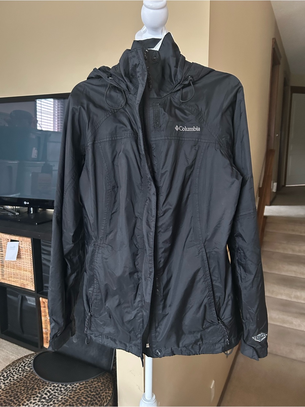 Columbia WomensHooded Rain Jacket — Black